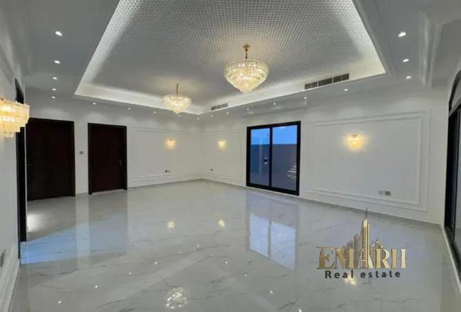 98720405 - Property Image 2
