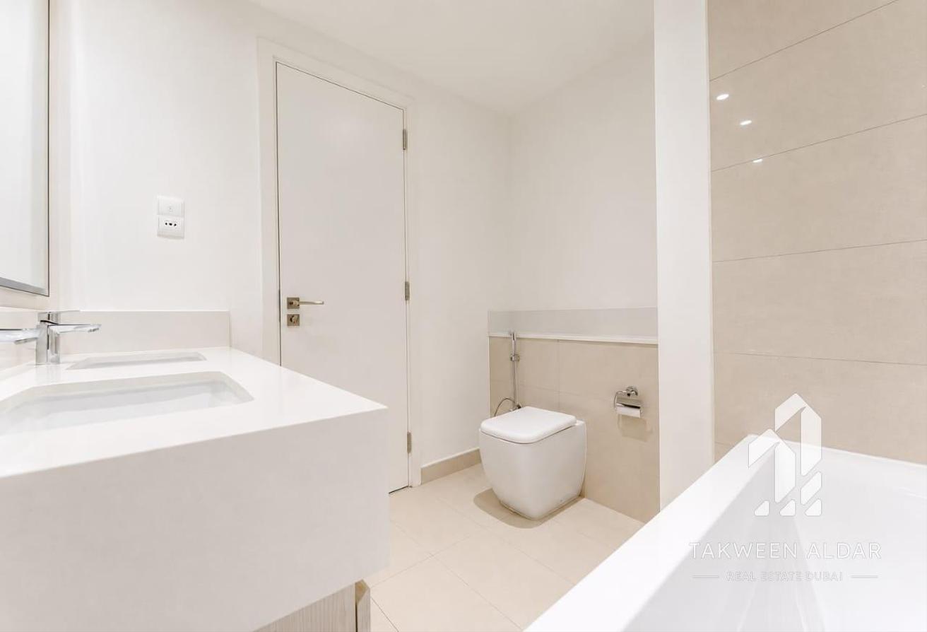 Corner Unit | Spacious Layout | Prime Location photo 18