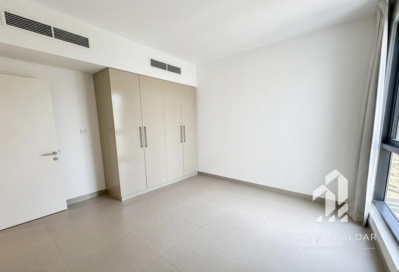 Corner Unit | Spacious Layout | Prime Location photo 8