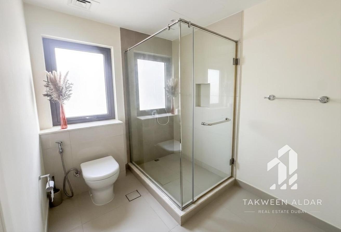 Corner Unit | Spacious Layout | Prime Location photo 10