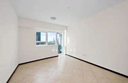 Apartment - 3 Bedrooms - 5 Bathrooms for rent in Al Majaz 1 - Al Majaz - Sharjah