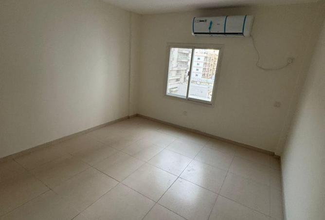 80717717 - Property Image 3