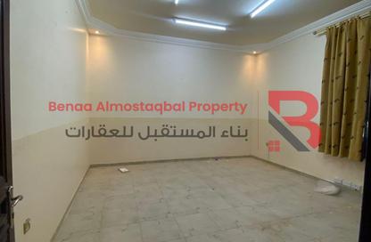 طابق كامل - 4 غرف نوم - 3 حمامات للايجار في ميدان العين - الطويه - العين