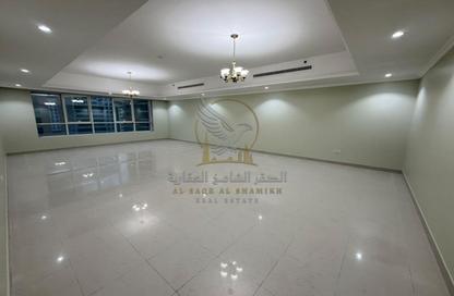 Apartment - 4 - 5 for rent in Al Khan Corniche - Al Khan - Sharjah