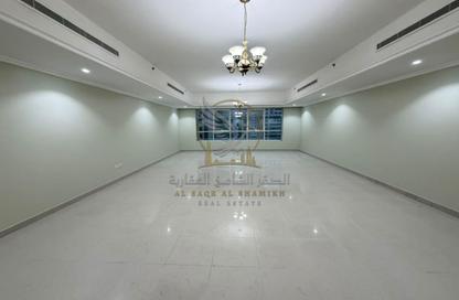 Apartment - 4 - 5 for rent in Al Khan Corniche - Al Khan - Sharjah