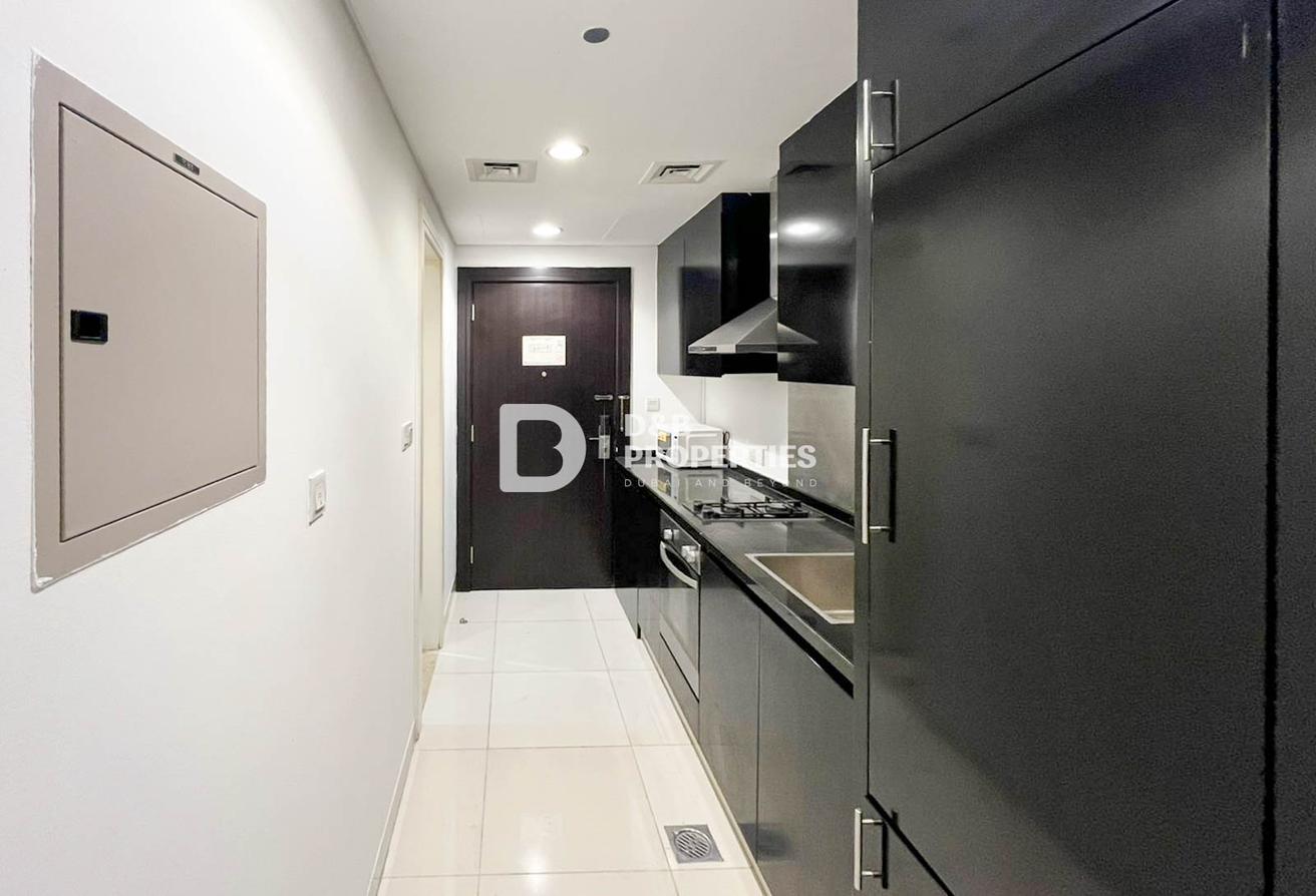 Prime Location | High Floor | Multiple cheques photo 2