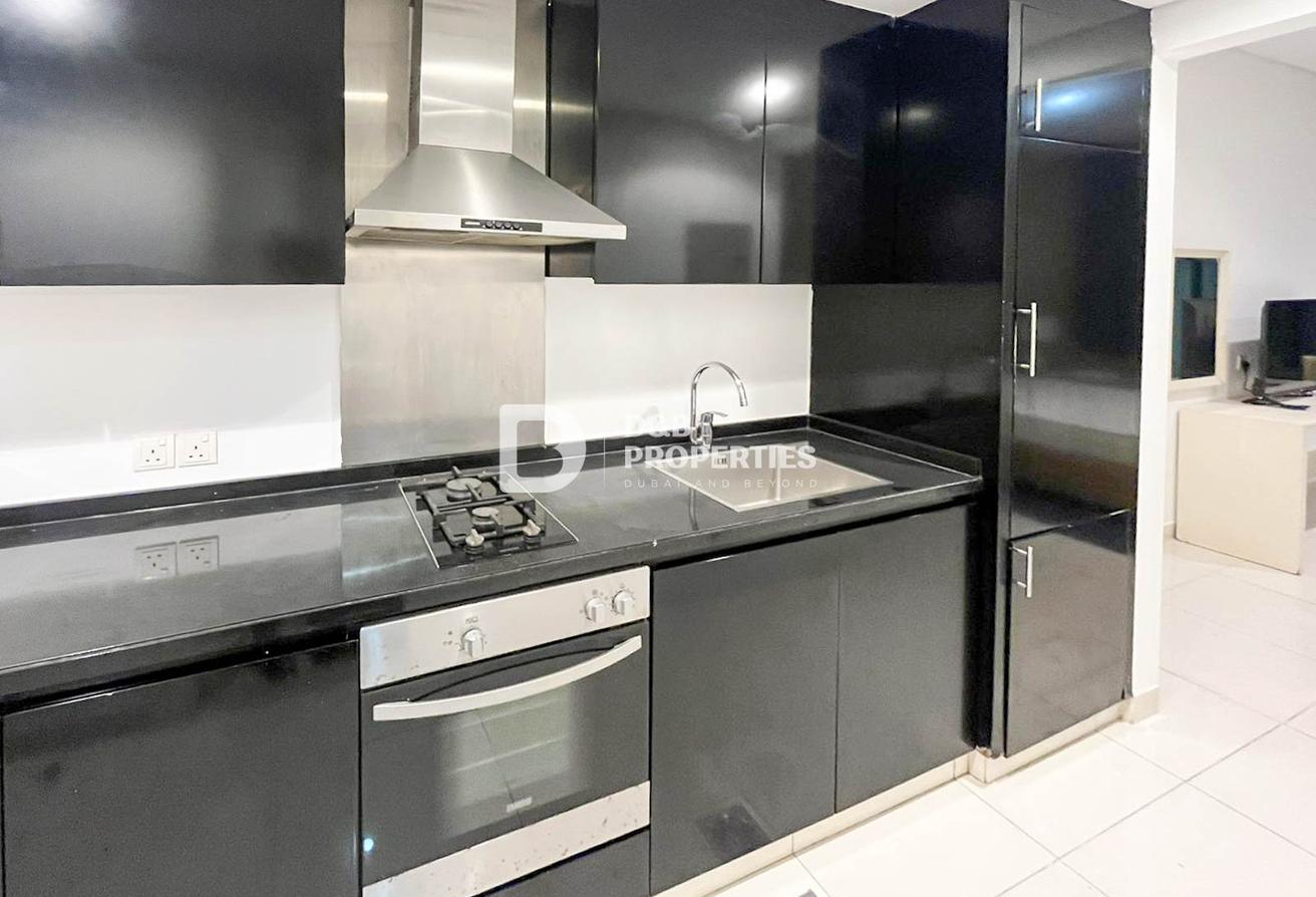Prime Location | High Floor | Multiple cheques photo 4