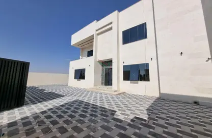 فيلا - 5 غرف نوم - 7 حمامات للايجار في المنايزله - فلج هزاع - العين