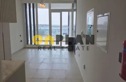 Apartment - Studio - 1 Bathroom for rent in Deansgate By Ade - Majan - Dubai Land - Dubai
