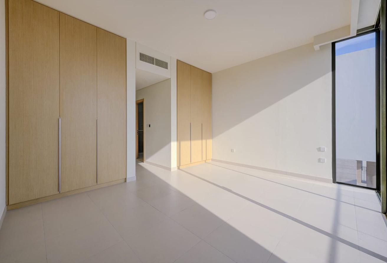 DHE Hillcrest 5 Bed, Near GEMS Wellington photo 8