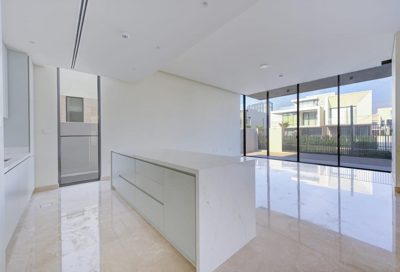 DHE Hillcrest 5 Bed, Near GEMS Wellington photo 5
