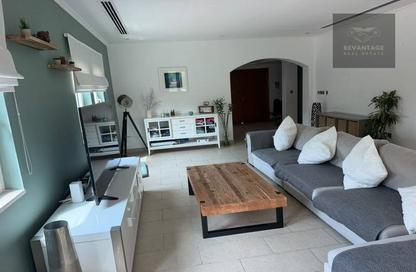 Villa - 4 Bedrooms - 5 Bathrooms for rent in District 7 - Jumeirah Park - Dubai Villa - 4 Bedrooms - 5 Bathrooms for rent in District 7 - Jumeirah Park - Dubai