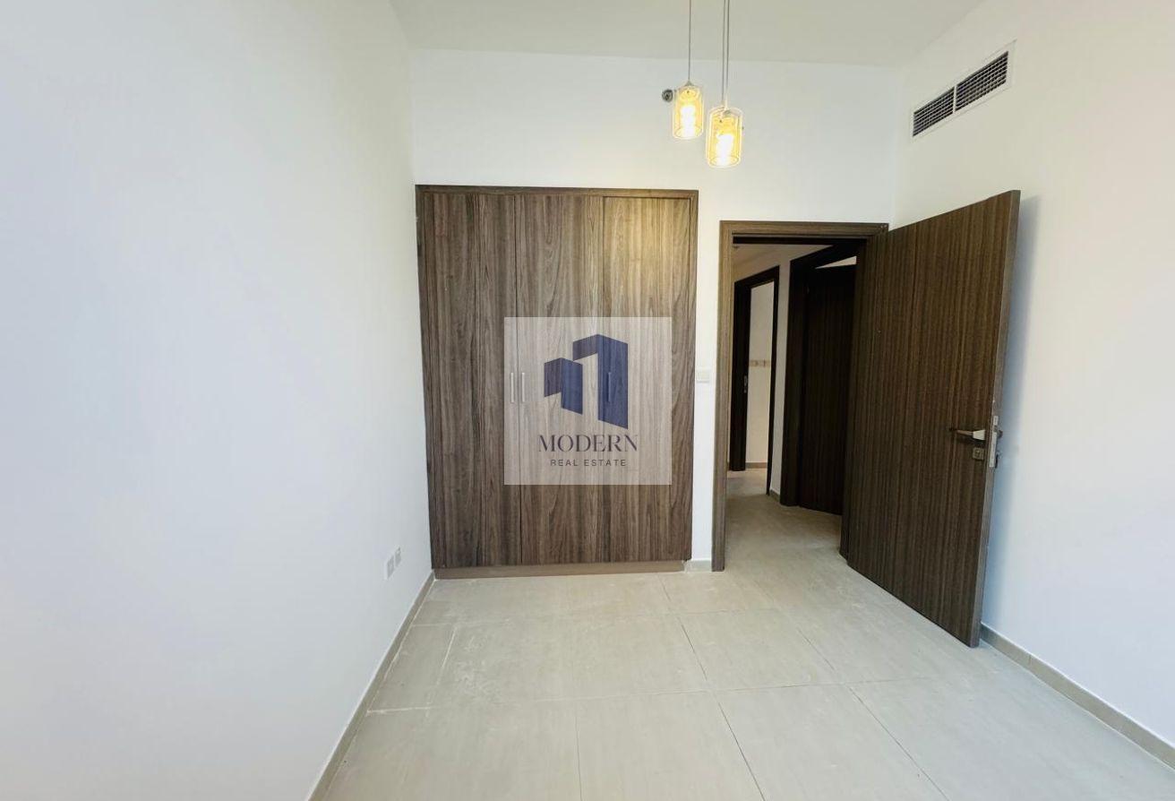 3 BR Apartment with Covered Parking in Dubai photo 12