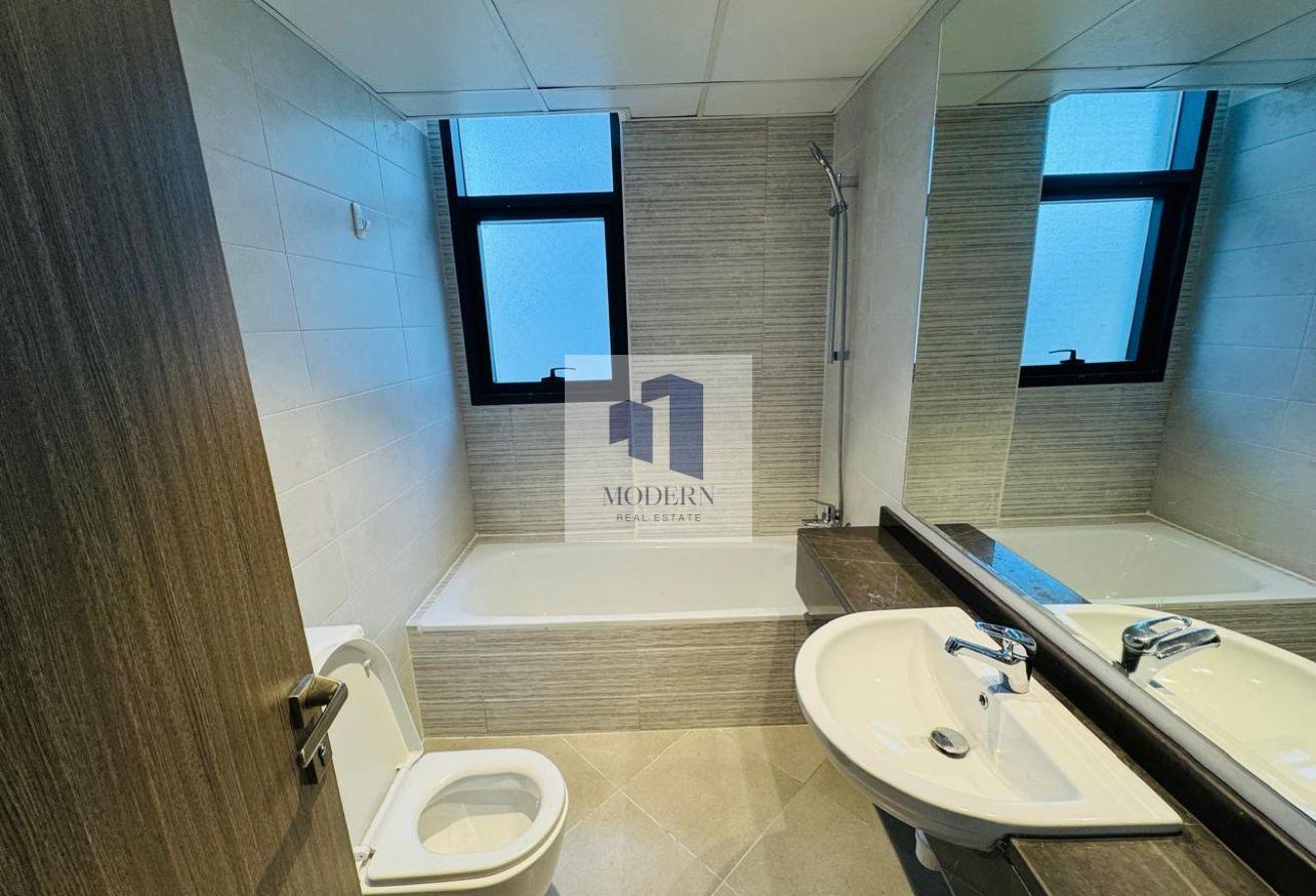 3 BR Apartment with Covered Parking in Dubai photo 10