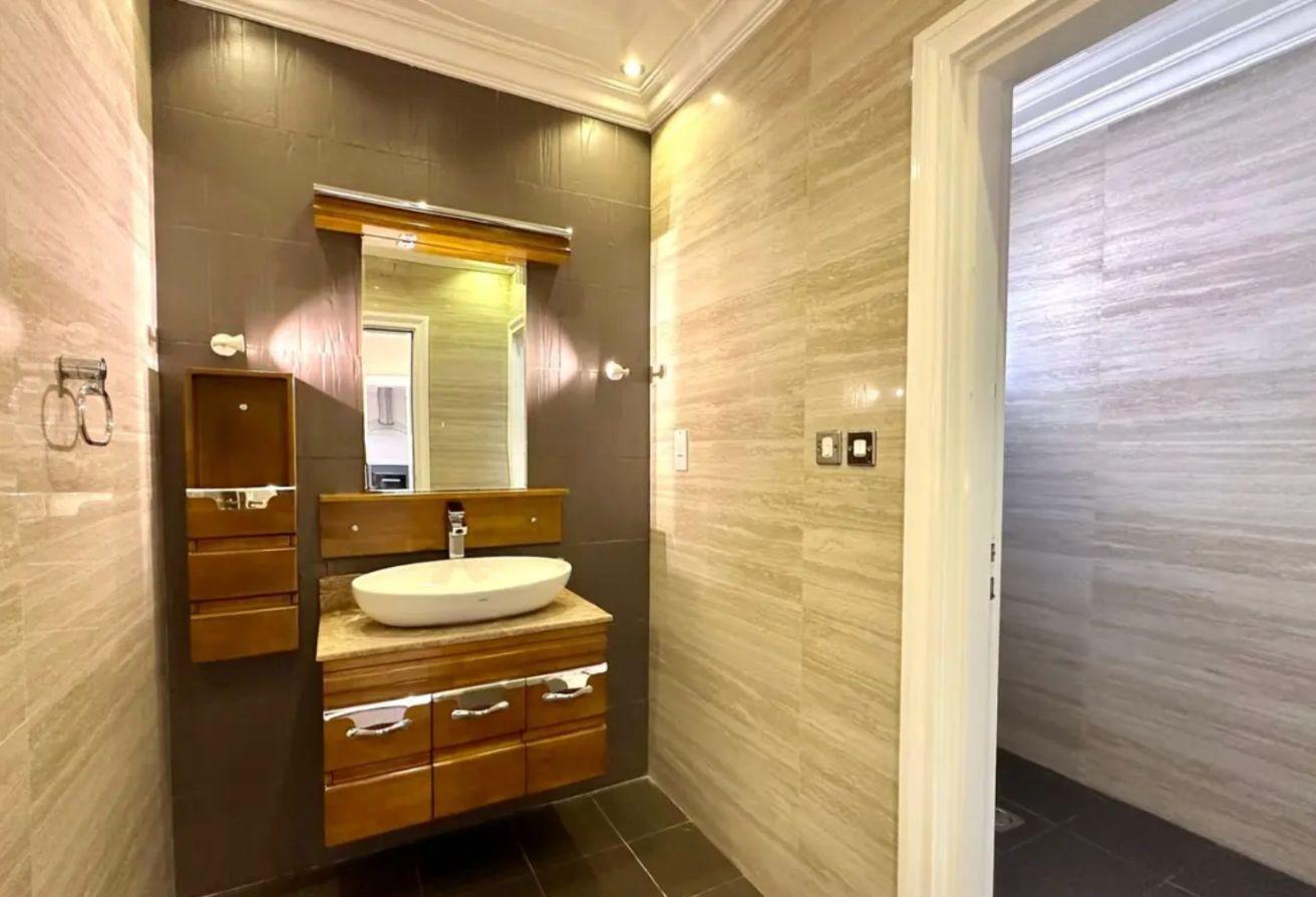 Upgraded | Fully Furnished |Royal Atlantis view photo 12