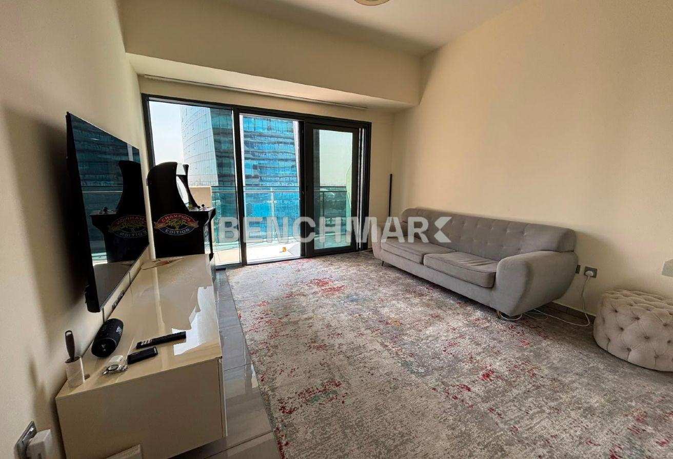 Corner unit | Fully Furnished | Vacant photo 7
