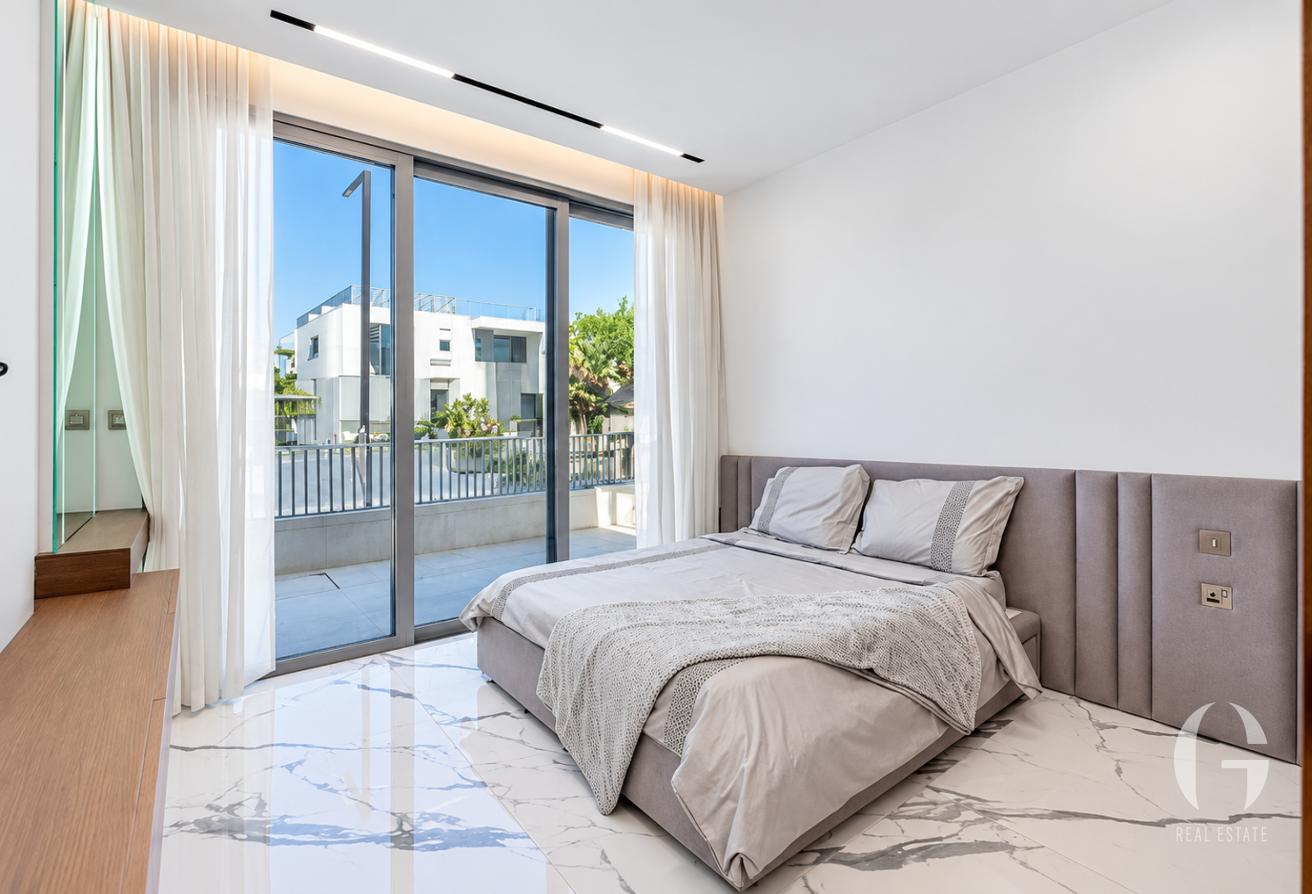 Upgraded Luxury 5BR | Pool | Extended | Modern photo 14
