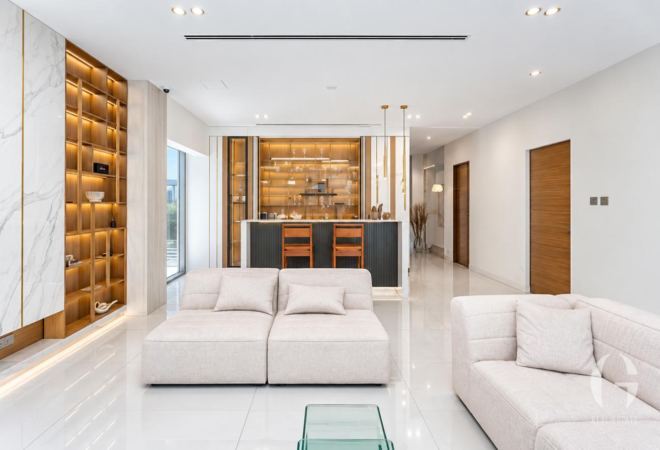 Upgraded Luxury 5BR | Pool | Extended | Modern photo 5