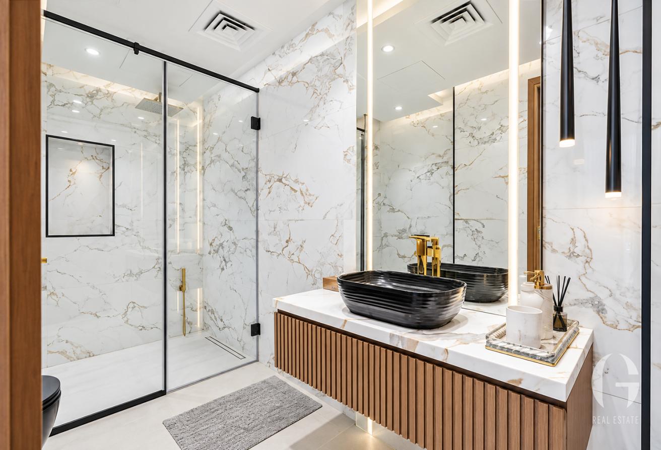 Upgraded Luxury 5BR | Pool | Extended | Modern photo 15