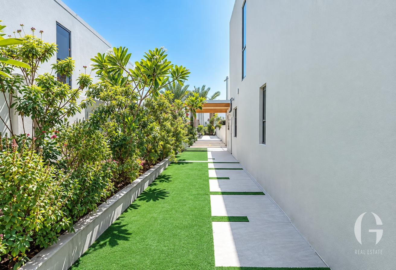 Upgraded Luxury 5BR | Pool | Extended | Modern photo 22