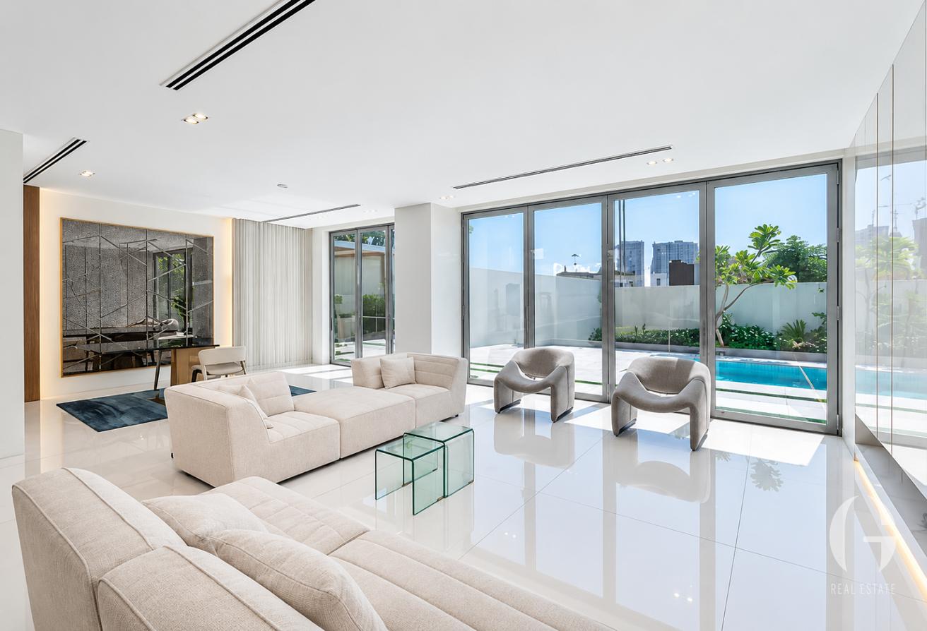 Upgraded Luxury 5BR | Pool | Extended | Modern photo 4
