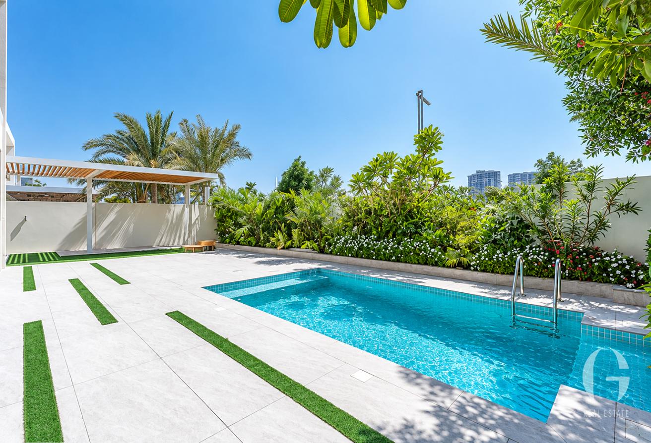 Upgraded Luxury 5BR | Pool | Extended | Modern photo 19