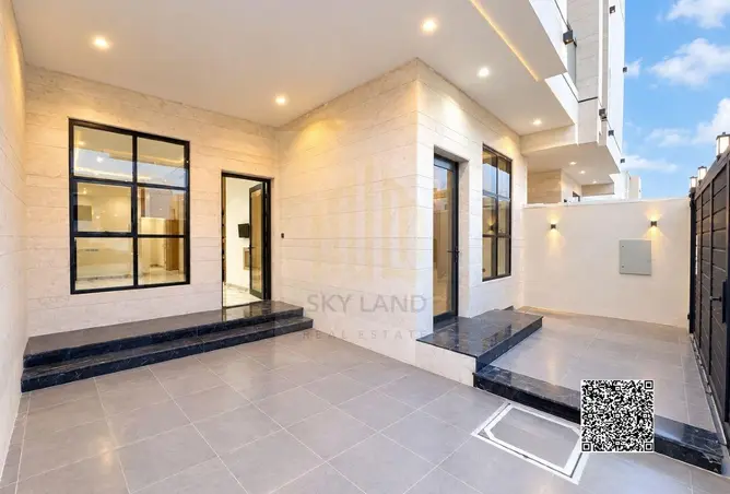 165602902 - Property Image 2