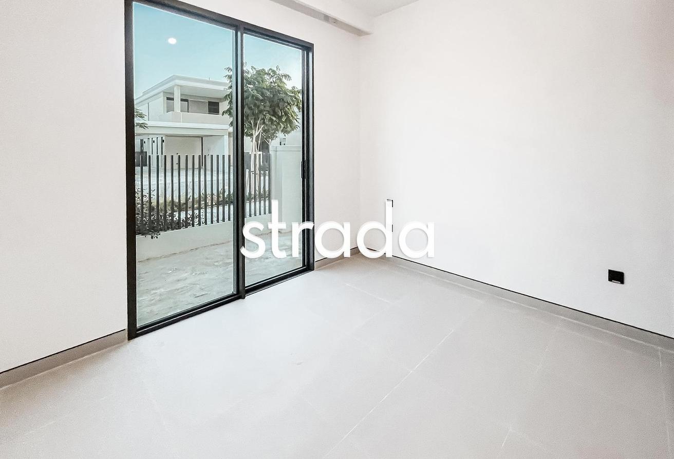 Single Row | Vacant This Month | Landscaped photo 3
