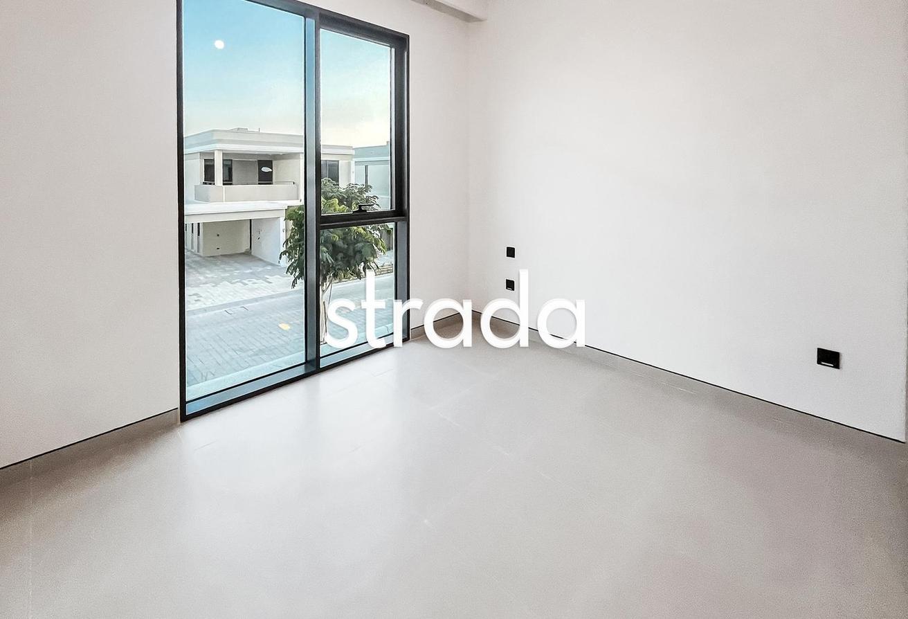 Single Row | Vacant This Month | Landscaped photo 6