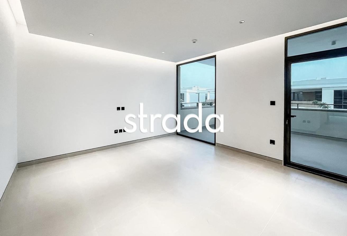 Single Row | Vacant This Month | Landscaped photo 4