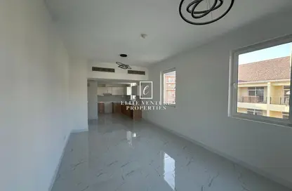 Apartment - 1 Bedroom - 2 Bathrooms for rent in Weston Court 1 - Weston Court - Motor City - Dubai
