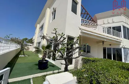 Villa - 4 Bedrooms - 5 Bathrooms for rent in Jumeirah 1 Villas - Jumeirah 1 - Jumeirah - Dubai