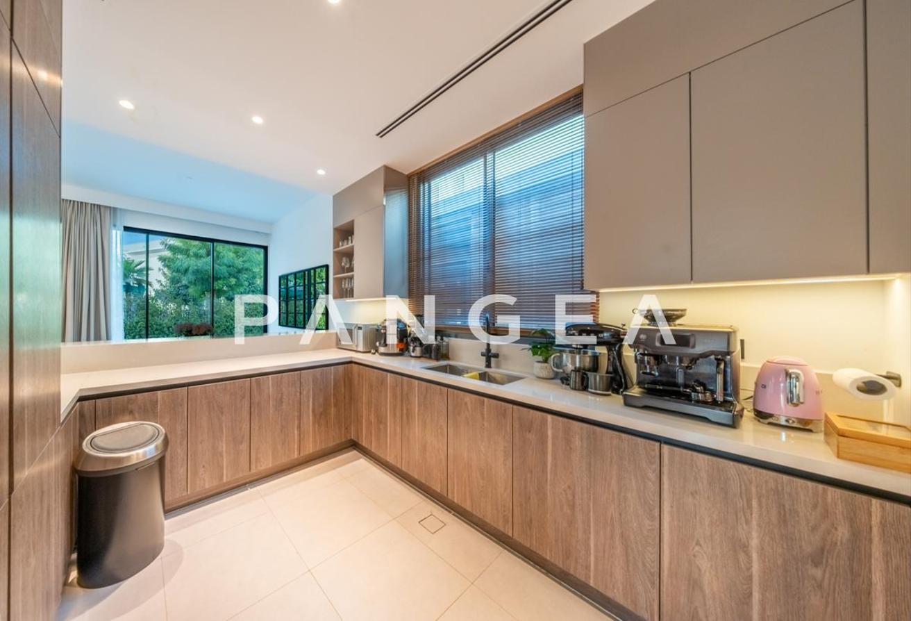 Exclusive | Fully Furnished Private Pool | Park Backing photo 8