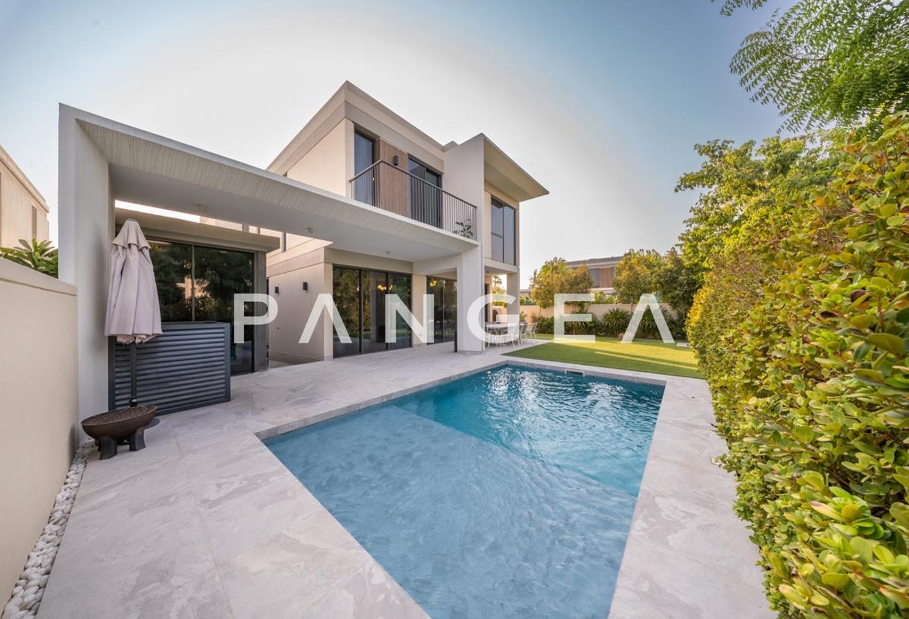 Exclusive | Fully Furnished Private Pool | Park Backing photo 2