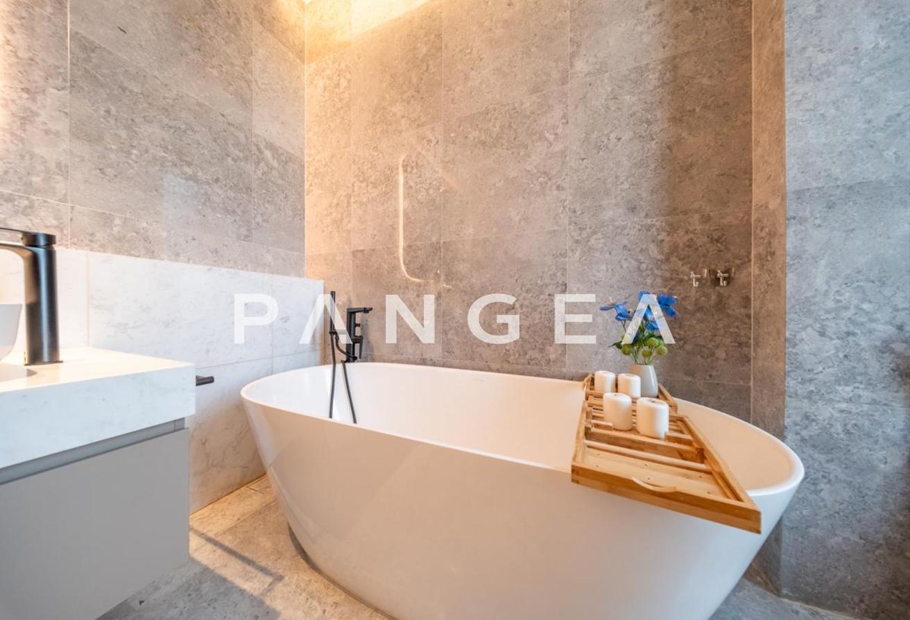 Exclusive | Fully Furnished Private Pool | Park Backing photo 18