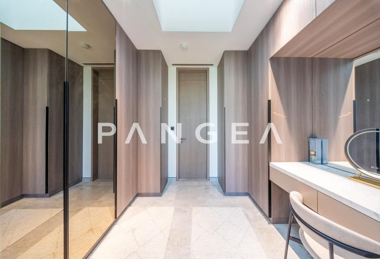 Exclusive | Fully Furnished Private Pool | Park Backing photo 16