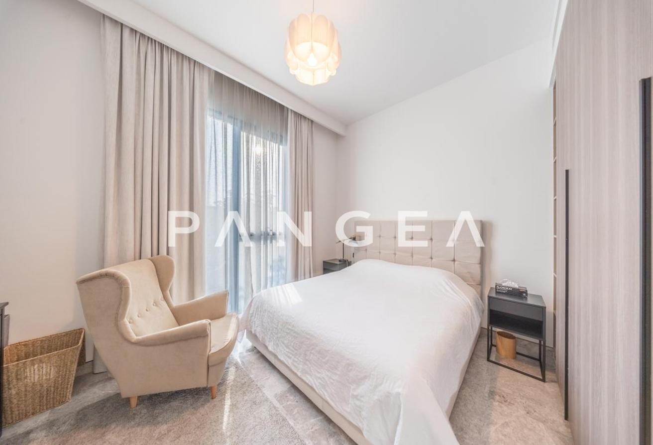 Exclusive | Fully Furnished Private Pool | Park Backing photo 12