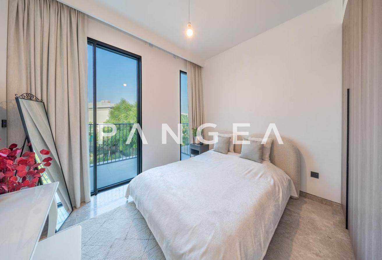 Exclusive | Fully Furnished Private Pool | Park Backing photo 11