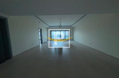Apartment - 1 - 2 for rent in Al Hudaiba Mall - Al Hudaiba - Bur Dubai - Dubai