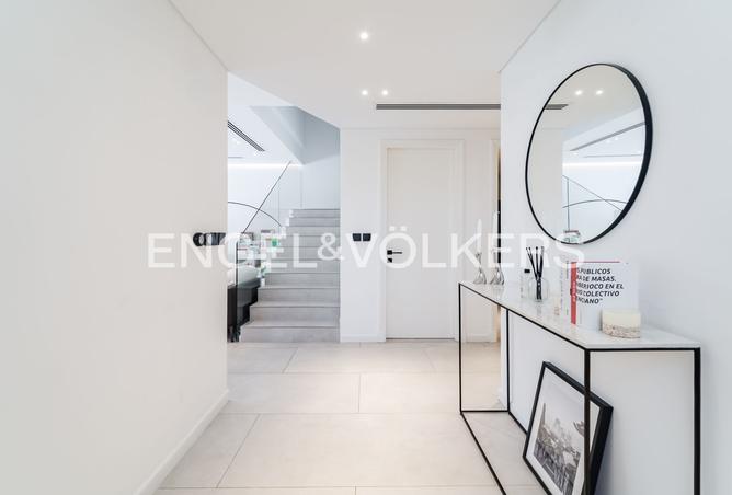 Fully Renovated · 3 Bed + Study · Private Pool — photo 3