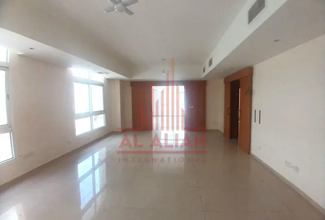 156014438 - Property Image 3