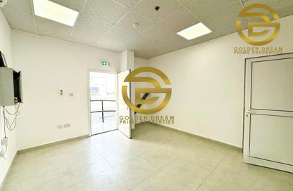 Warehouse - Studio - 1 for rent in Jebel Ali Industrial 1 - Jebel Ali Industrial - Jebel Ali - Dubai