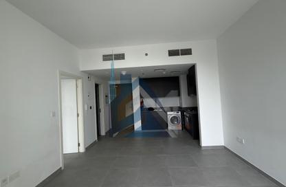 Apartment - Studio - 2 Bathrooms for rent in Tiraz 2 - Aljada - Sharjah