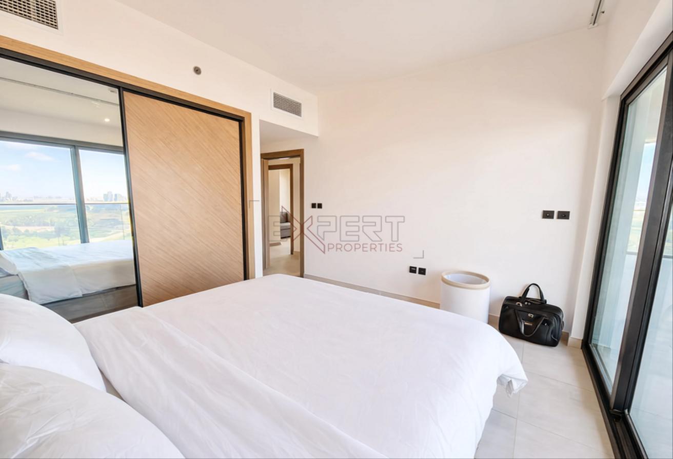Burj Khalifa View | Luxury Furnished 3BR | Vacant photo 3