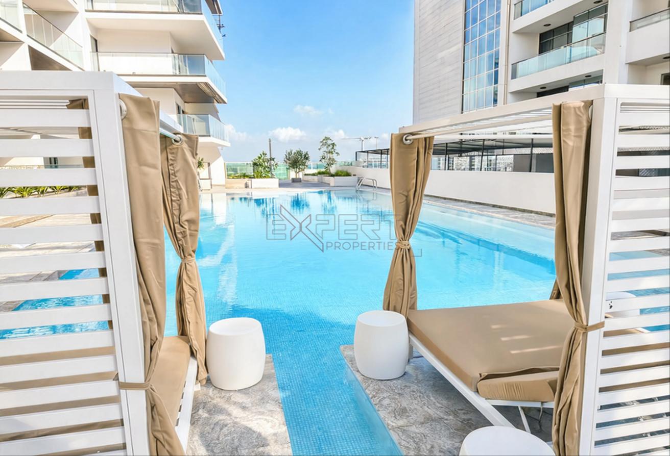 Burj Khalifa View | Luxury Furnished 3BR | Vacant photo 15