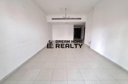 Apartment - 3 - 3 for rent in Al Khaleej Plaza - New Al Taawun Road - Al Taawun - Sharjah