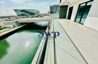 شقة - 2 غرف نوم - 3 حمامات للايجار في مبنى كانال فيو - شاطئ الراحة - أبوظبي