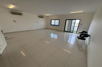 Apartment - 3 Bedrooms - 3 Bathrooms for rent in Al Niyadat - Al Ain