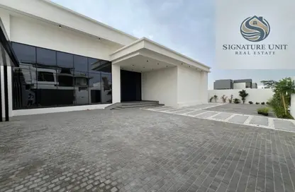 Villa - 4 Bedrooms - 5 Bathrooms for rent in Wadi Alshabak - Dubai