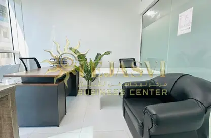 مكتب - غرفة نوم - 1 حمام للايجار في أسبن - شارع الشيخ زايد - دبي